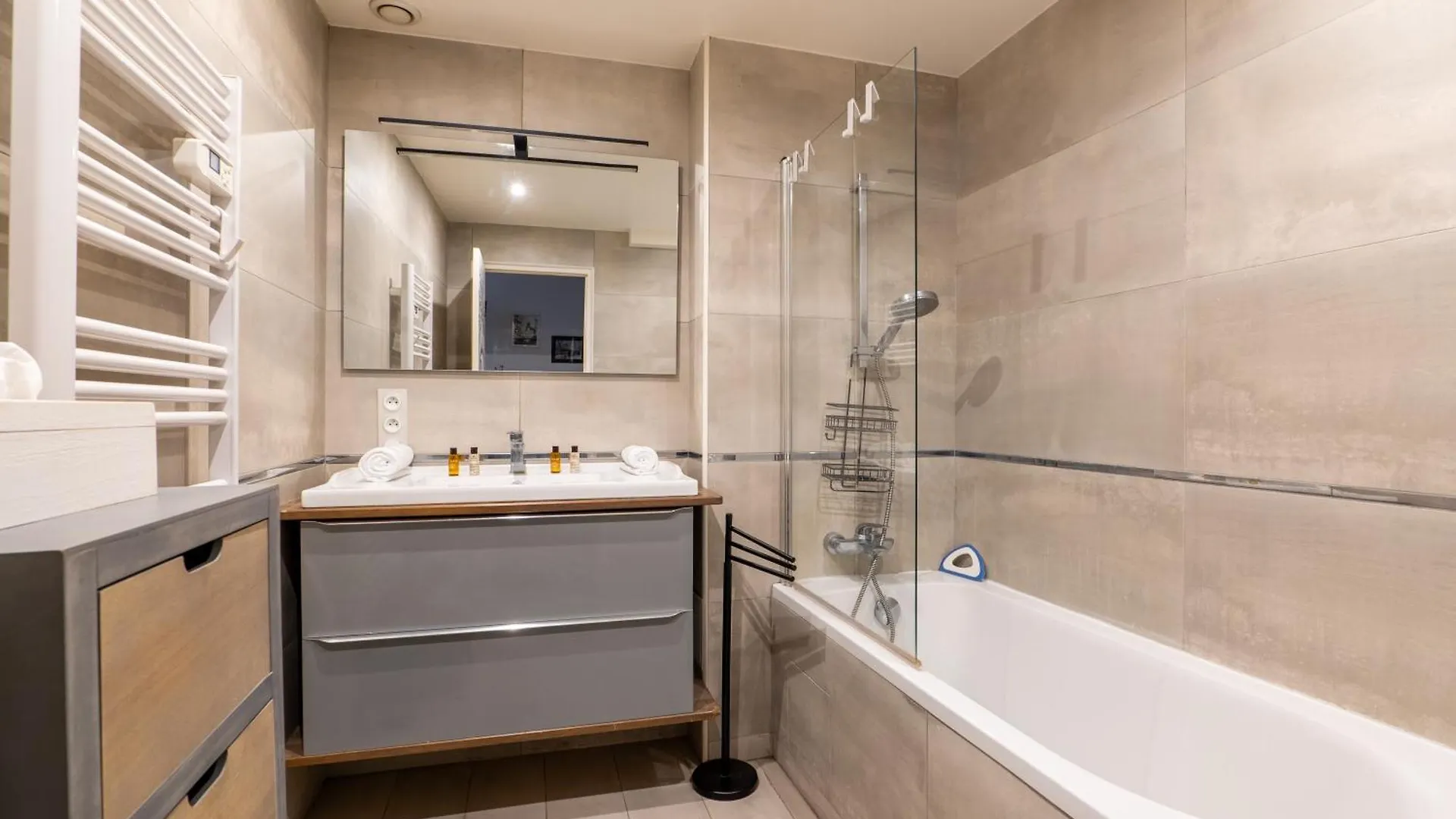Veeve - Beating Heart Apartment Paris