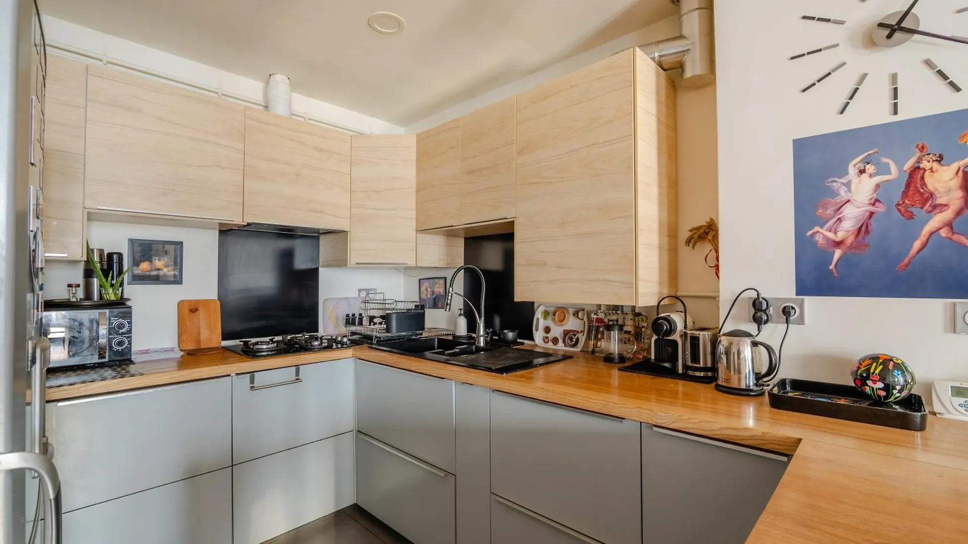 Veeve - Beating Heart Apartment Paris