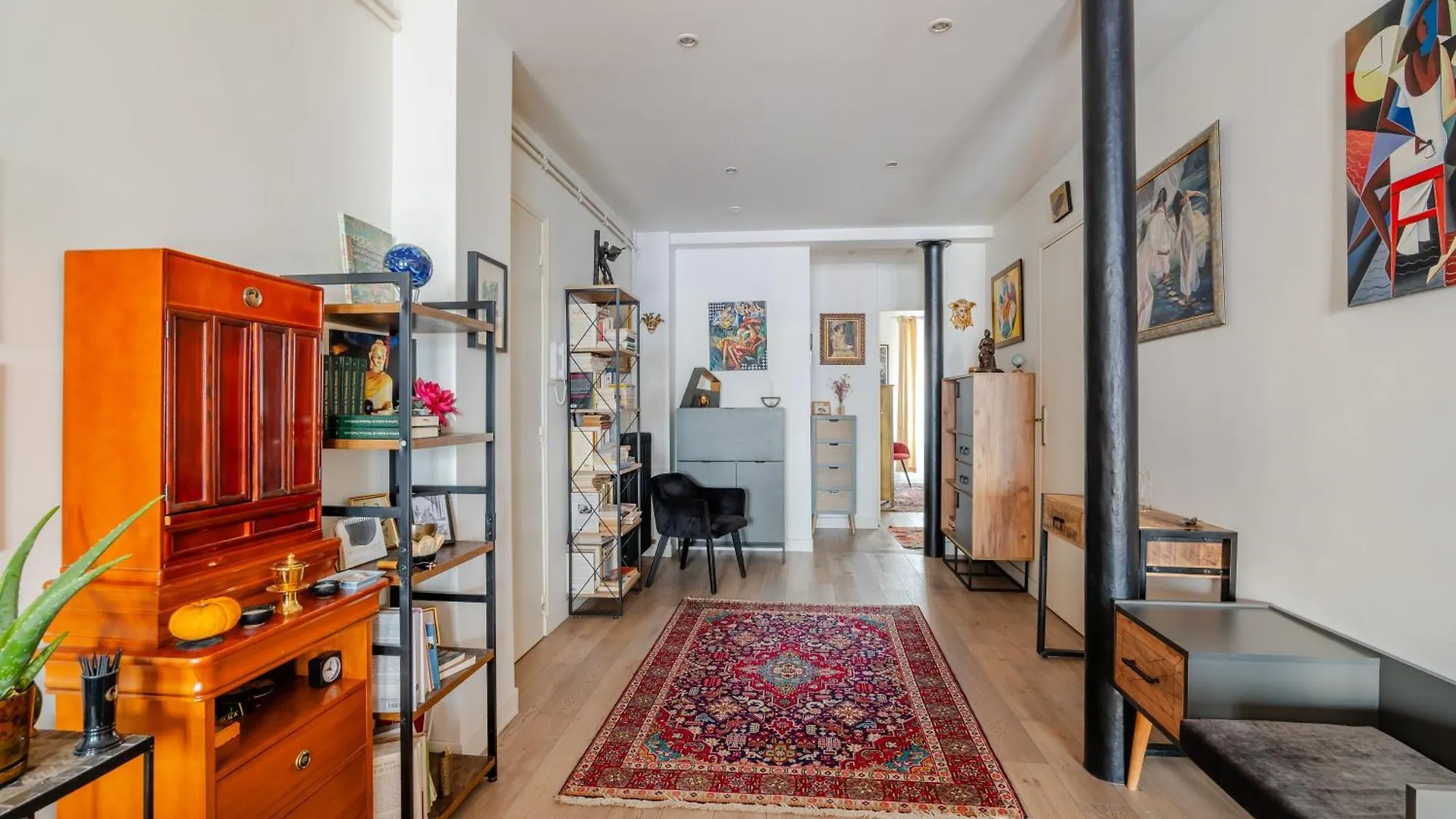 Veeve - Beating Heart Apartment Paris