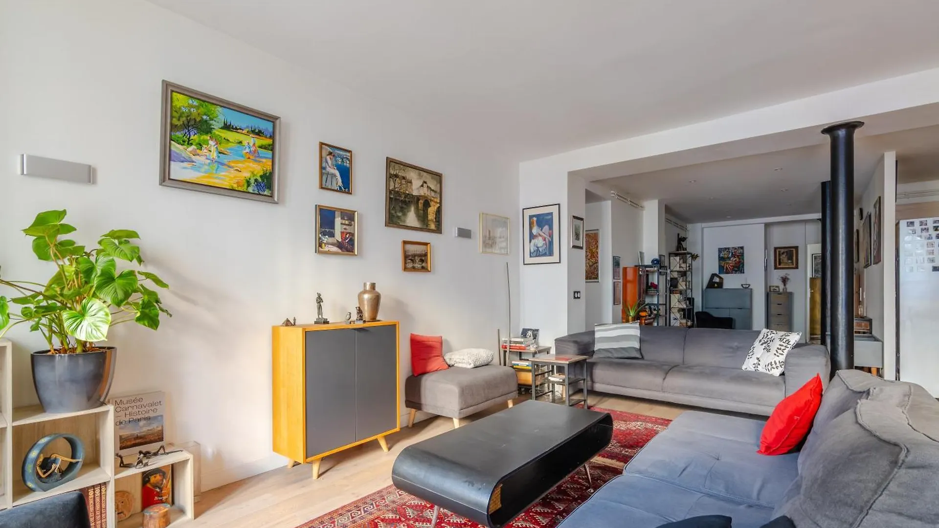 Veeve - Beating Heart Apartment Paris